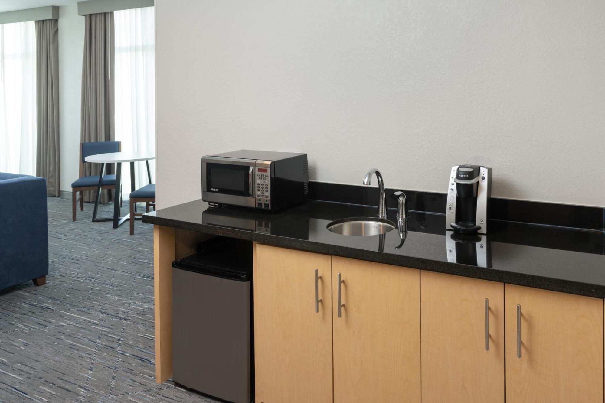 Hotel Express Airport-blue Lagoon Area By Ihg Miami Springs