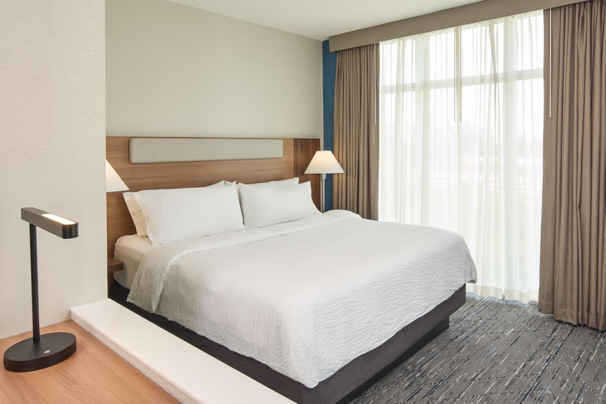 Express Airport-blue Lagoon Area By Ihg 4* Miami Springs