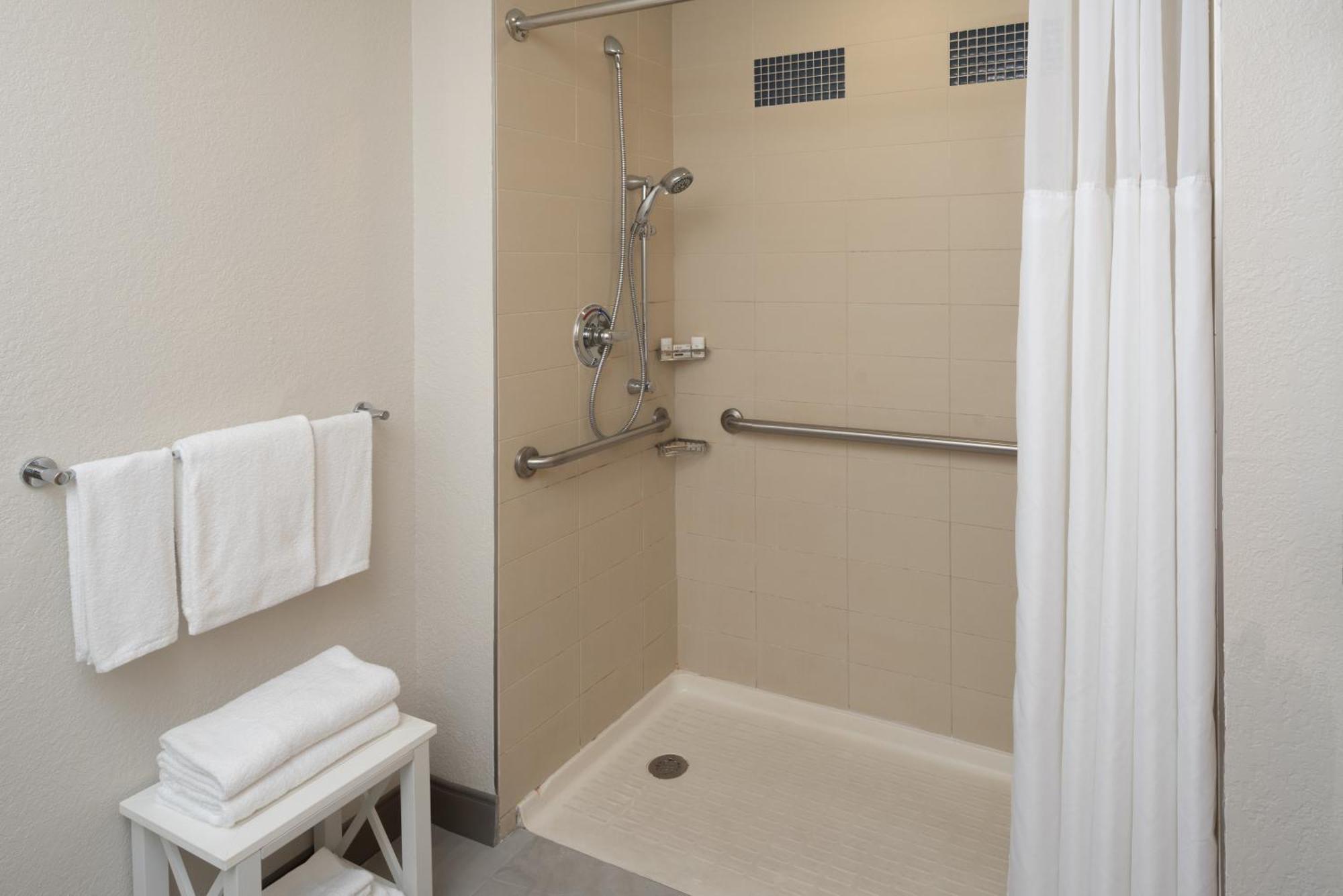 Express Airport-blue Lagoon Area By Ihg Miami Springs