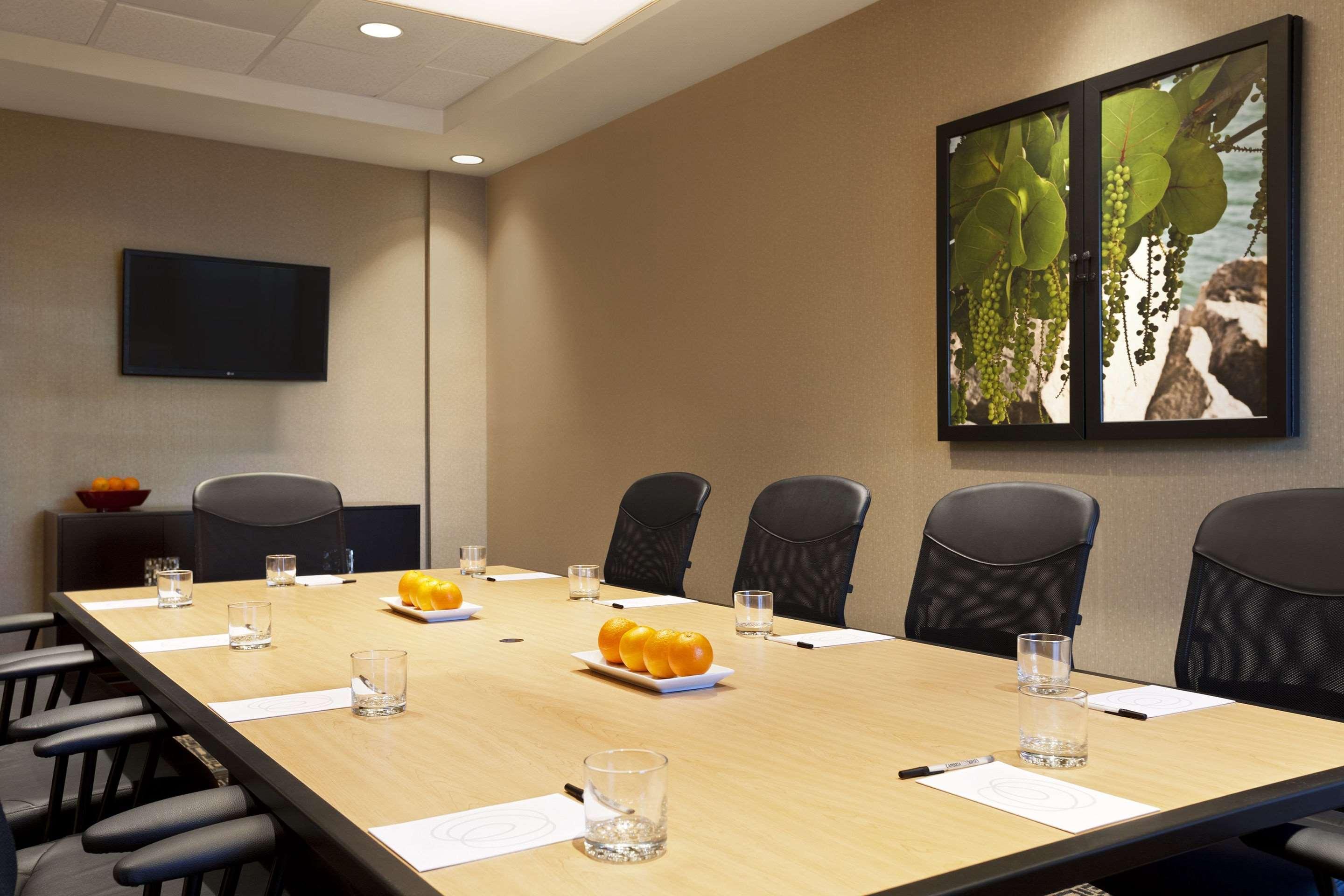 Express Airport-blue Lagoon Area By Ihg Miami Springs
