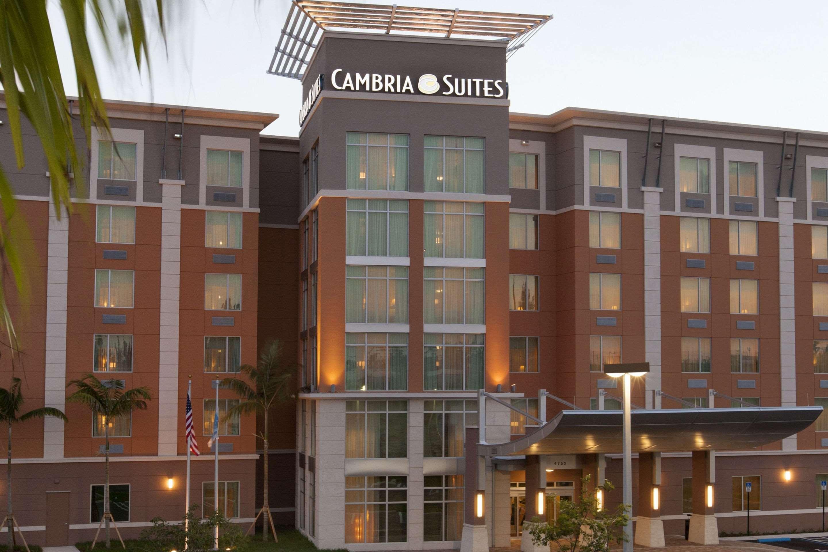 Express Miami Airport-blue Lagoon Area By Ihg 4*