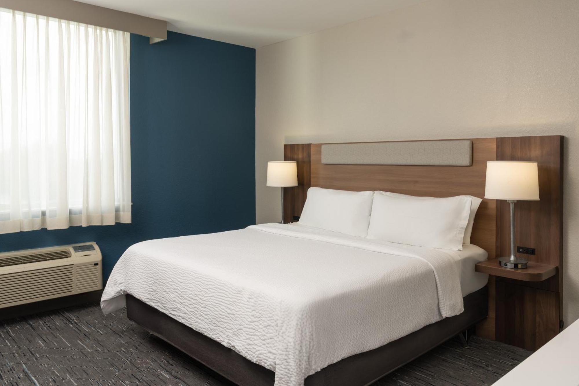 Express Miami Airport-blue Lagoon Area By Ihg