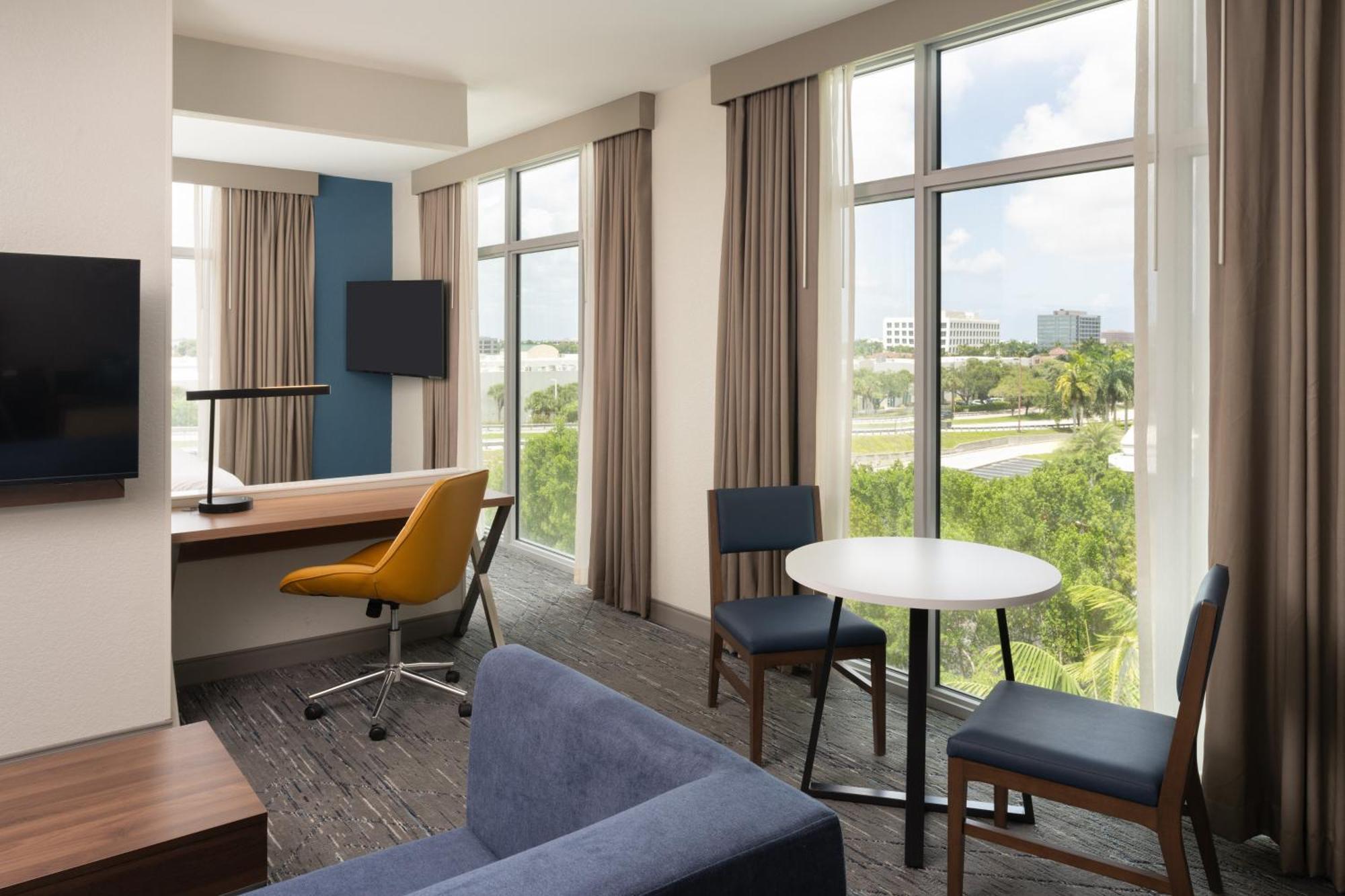 Express Miami Airport-blue Lagoon Area By Ihg Hotel