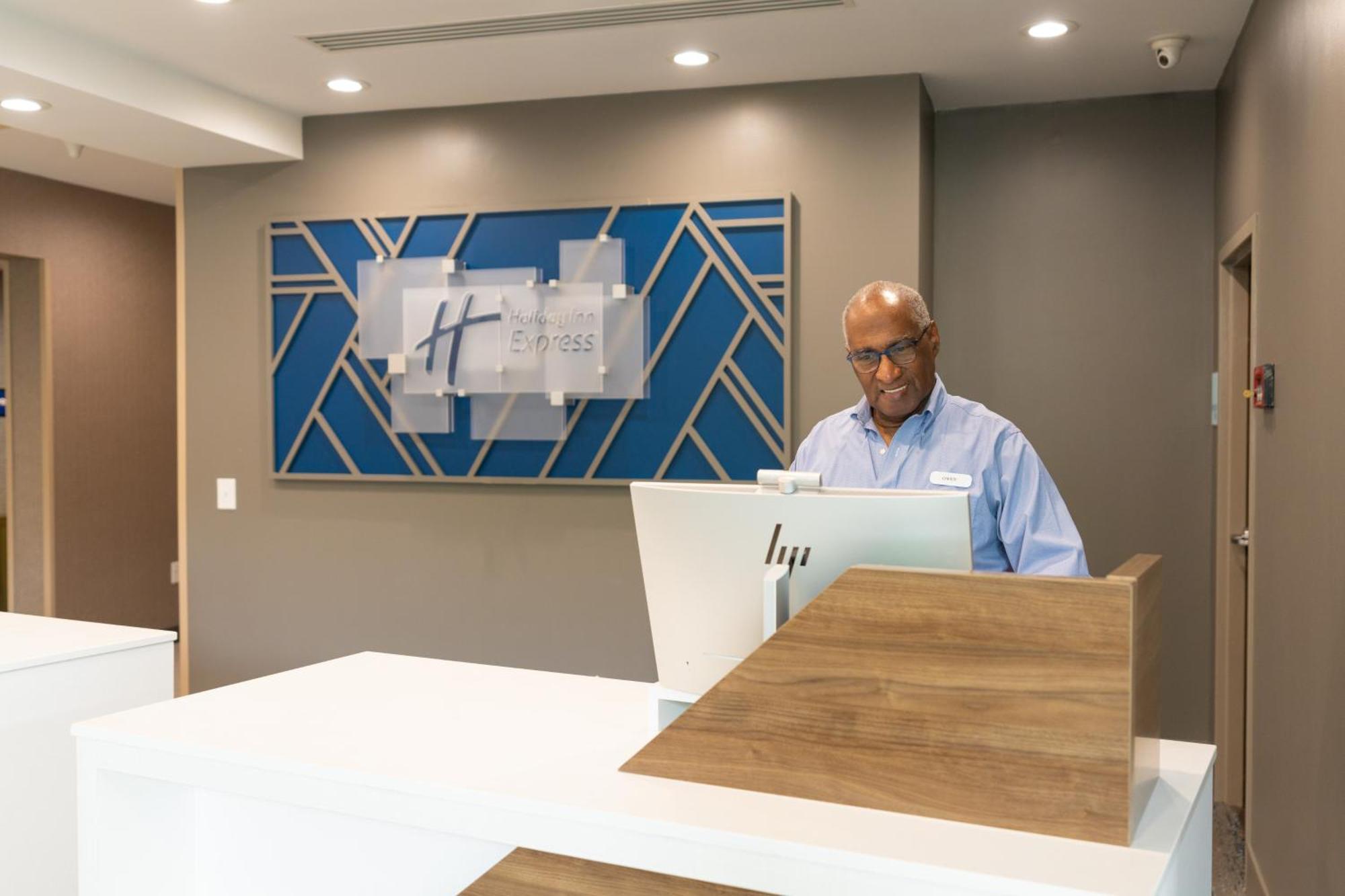 Express Miami Airport-blue Lagoon Area By Ihg Hotel Miami Springs