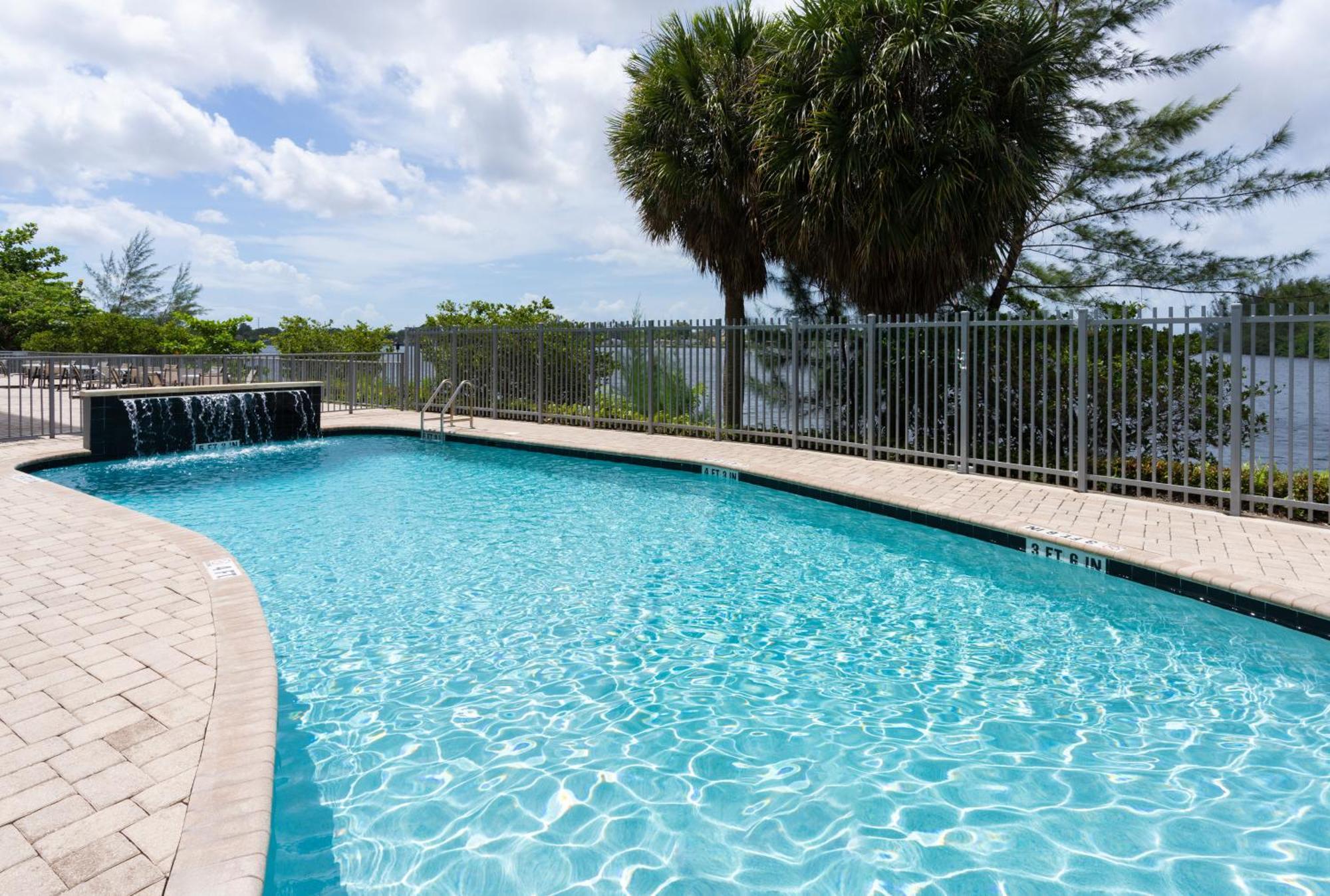 Express Airport-blue Lagoon Area By Ihg 4* Miami Springs