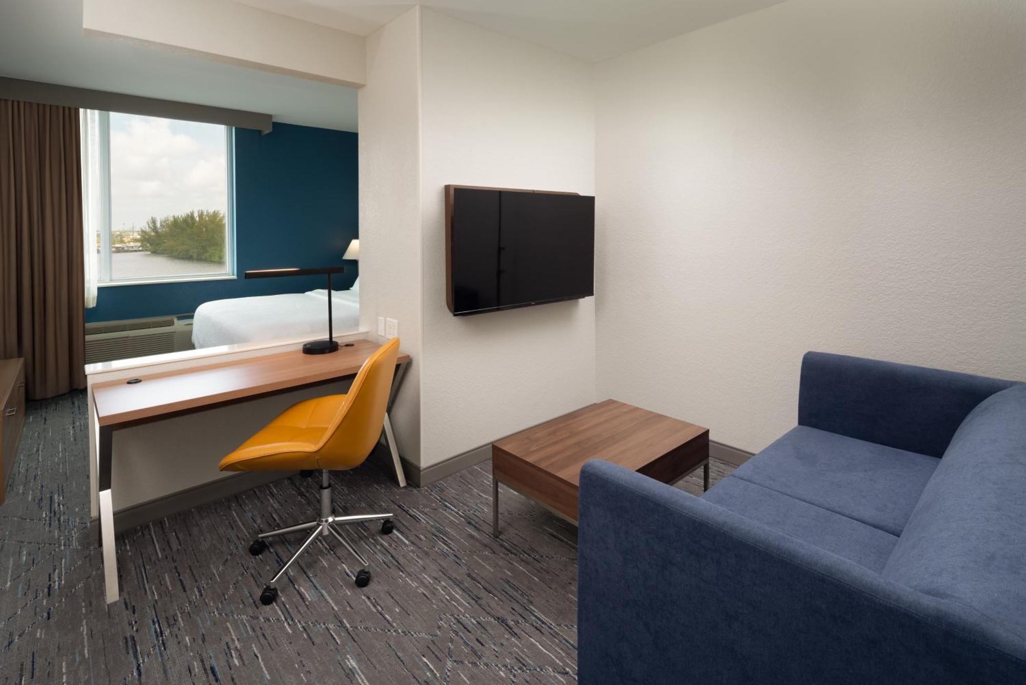 Express Miami Airport-blue Lagoon Area By Ihg 4*