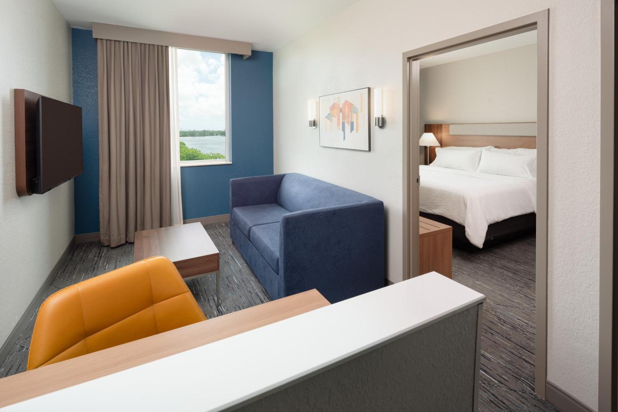 Hotel Express Airport-blue Lagoon Area By Ihg Miami Springs