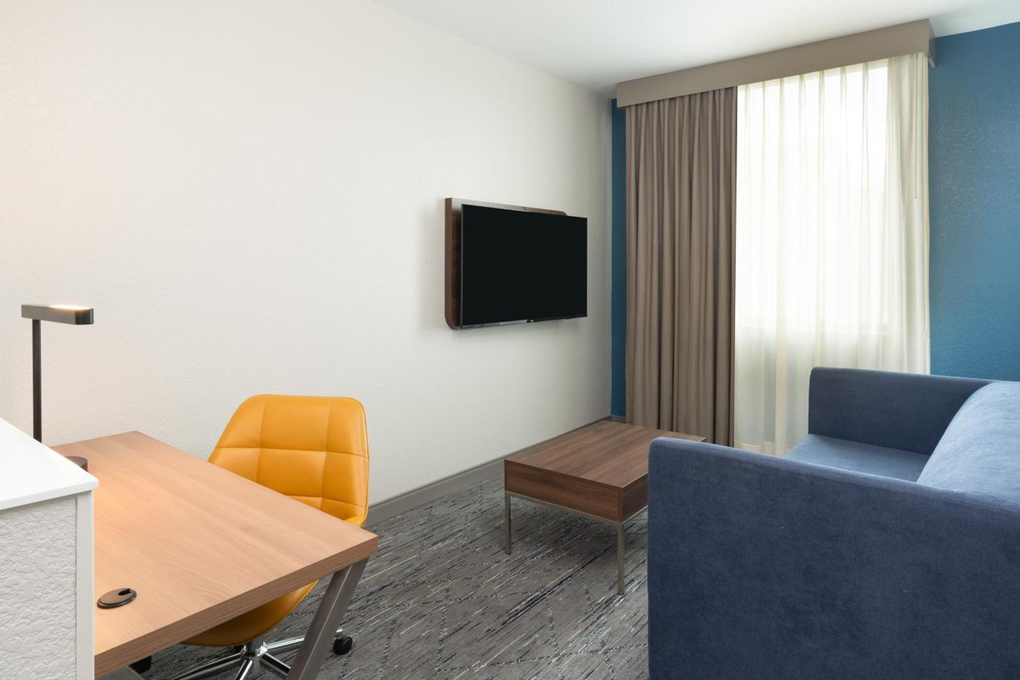 Express Miami Airport-blue Lagoon Area By Ihg